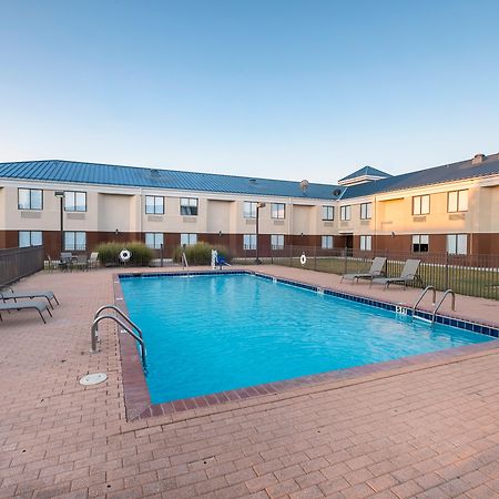 Spark By Hilton Bentonville Exterior photo